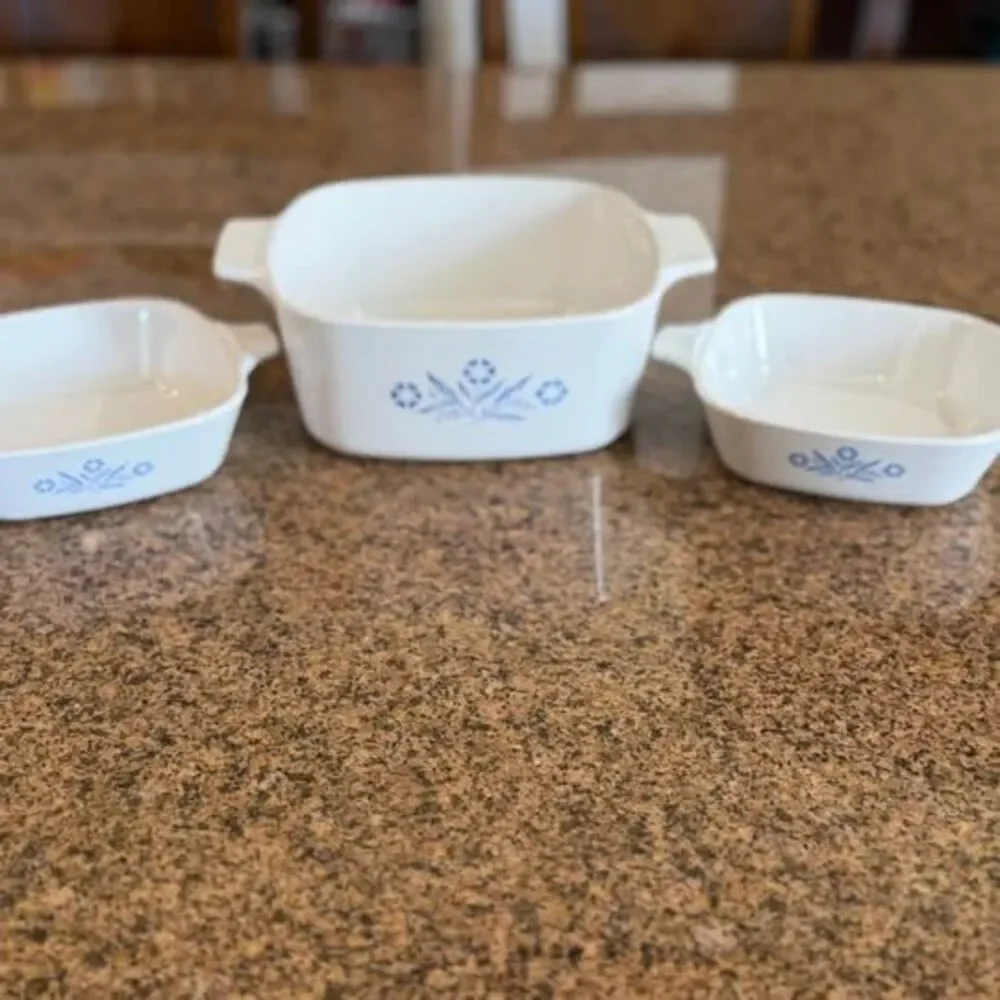 Vintage 3pc Corning Ware casserole dishes in the iconic Blue Cornflower pattern